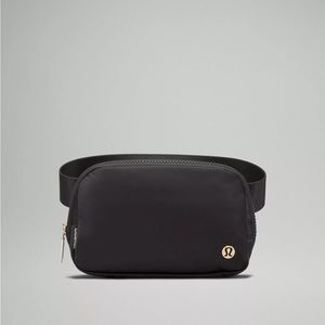 Lululemon everywhere belt bag black gold 1L